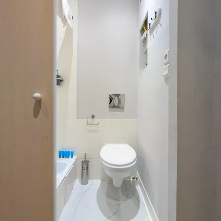 Апартаменты Trzebnicka Spacious By Bookinghost